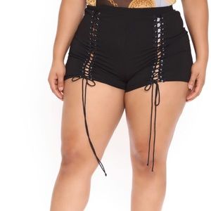 NWT Lace Up Front Pull On Shorts